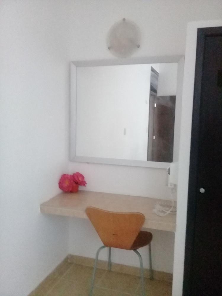 Hotel Villa Fontana Четумал Екстериор снимка